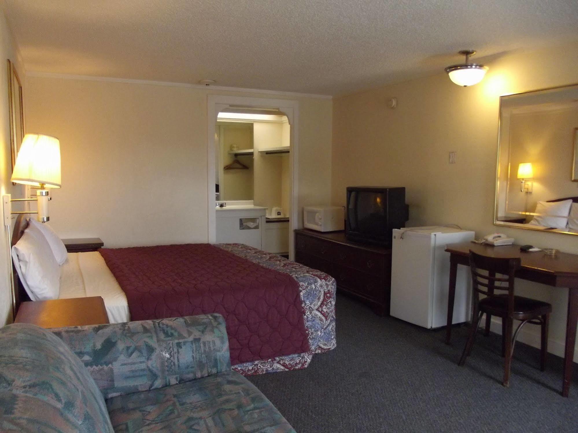 Knights Inn Cleveland/Macedonia Exterior photo